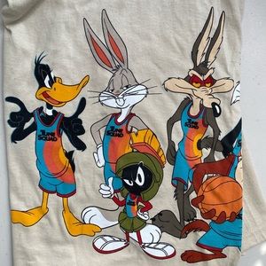 Space Jam Looney Tunes Tune Squad Cream Graphic Tshirt (Large)